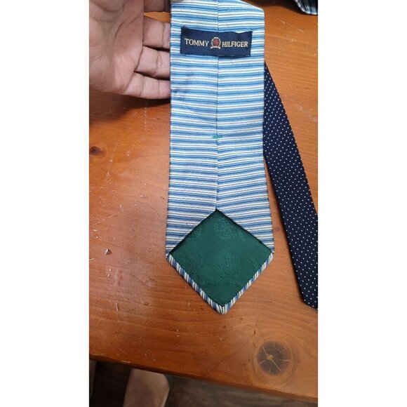 Tommy Hilfiger Mens Striped Silk Necktie 3.75" Blue/White With Polka Dot Accent - Picture 4 of 6